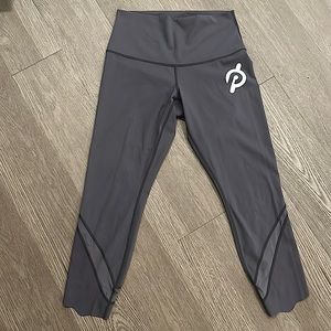 Lululemon Athletica x Peloton Scalloped Leggings | Gently preowned | Size 8